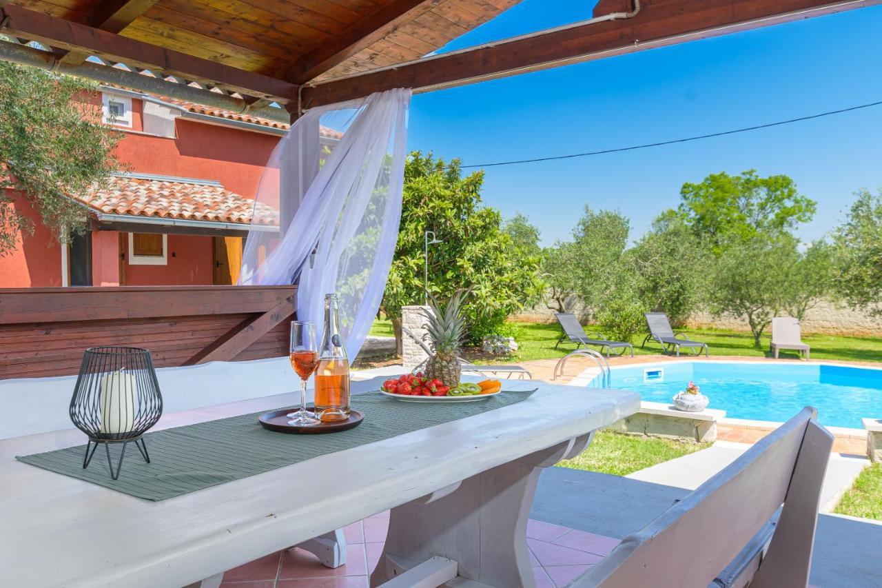 Villa Carla With Private Pool & Kids Playground - Pet Friendly Mutvoran Exterior photo