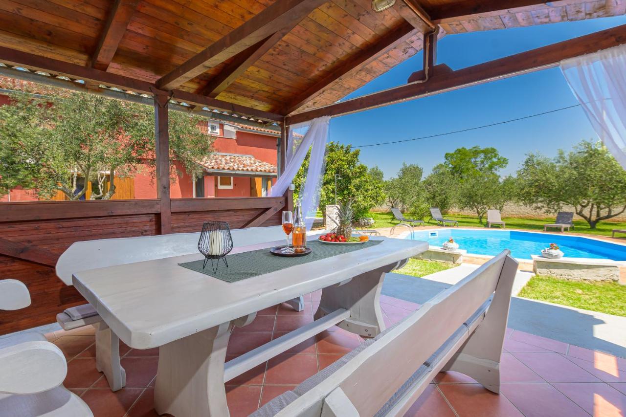 Villa Carla With Private Pool & Kids Playground - Pet Friendly Mutvoran Exterior photo