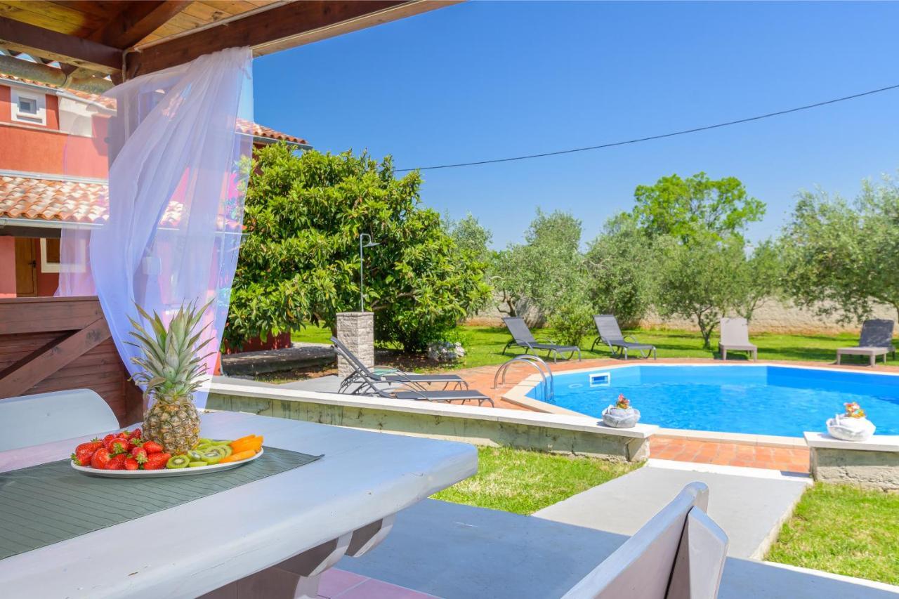 Villa Carla With Private Pool & Kids Playground - Pet Friendly Mutvoran Exterior photo
