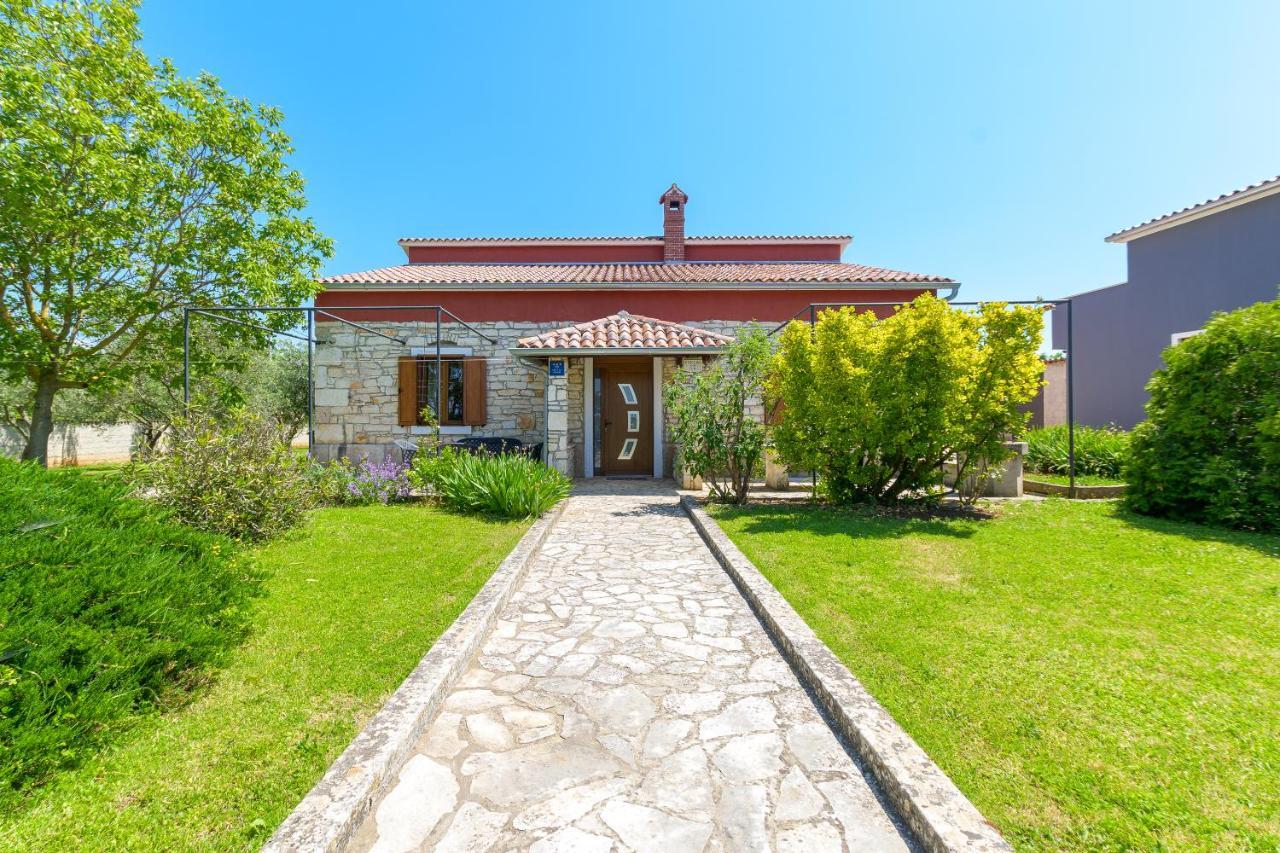 Villa Carla With Private Pool & Kids Playground - Pet Friendly Mutvoran Exterior photo