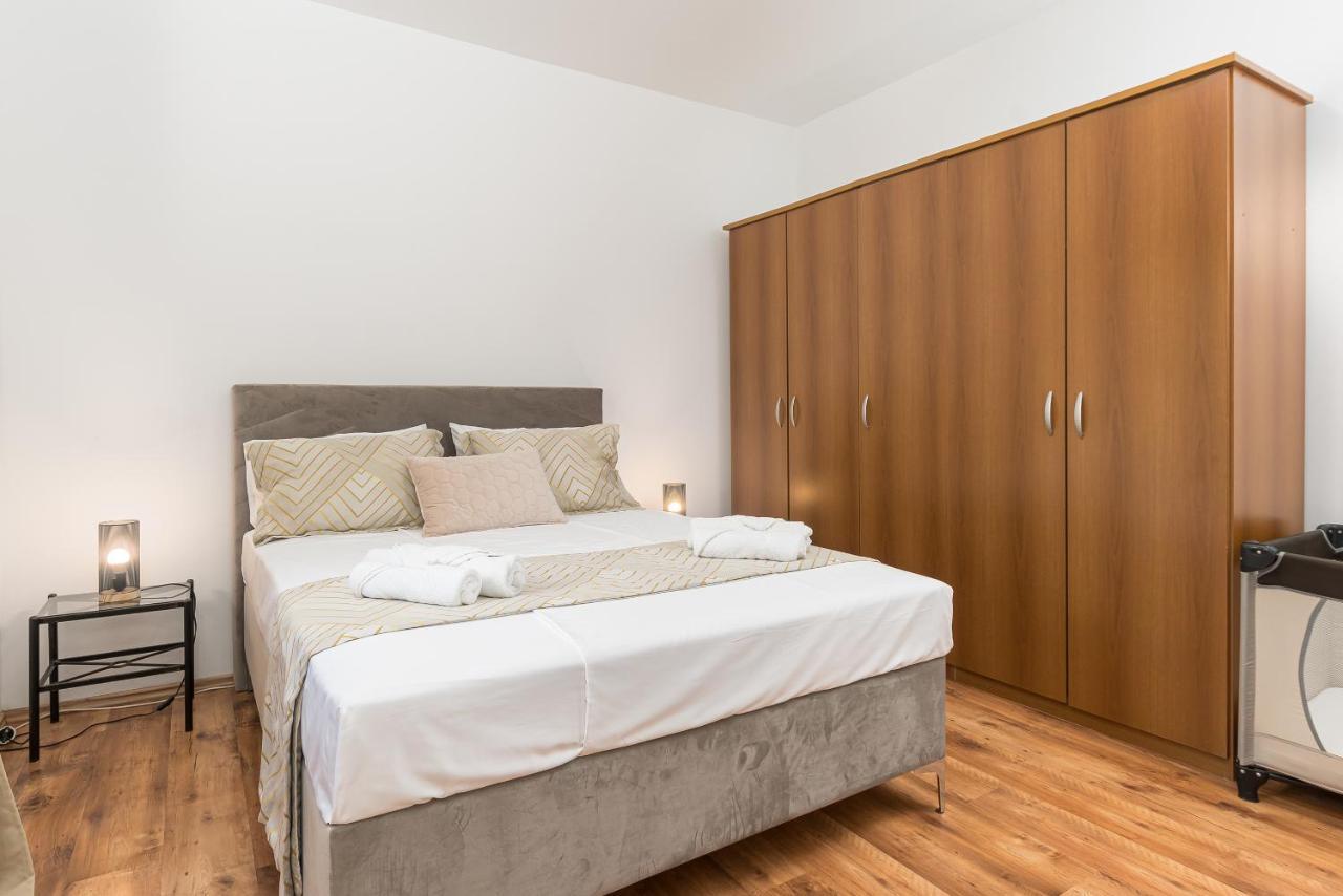 Villa Carla With Private Pool & Kids Playground - Pet Friendly Mutvoran Exterior photo