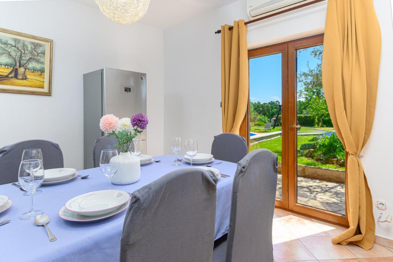 Villa Carla With Private Pool & Kids Playground - Pet Friendly Mutvoran Exterior photo