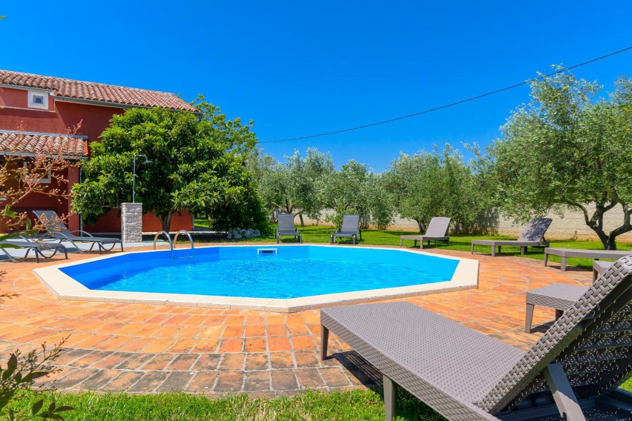 Villa Carla With Private Pool & Kids Playground - Pet Friendly Mutvoran Exterior photo