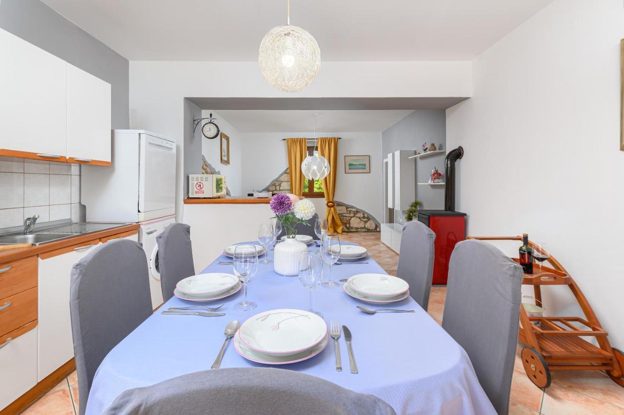 Villa Carla With Private Pool & Kids Playground - Pet Friendly Mutvoran Exterior photo