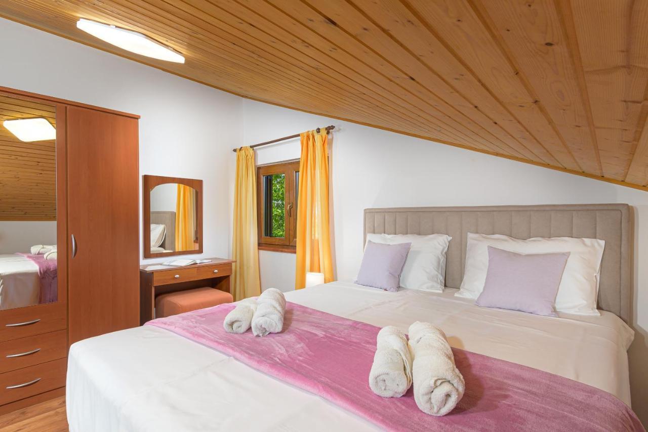 Villa Carla With Private Pool & Kids Playground - Pet Friendly Mutvoran Exterior photo
