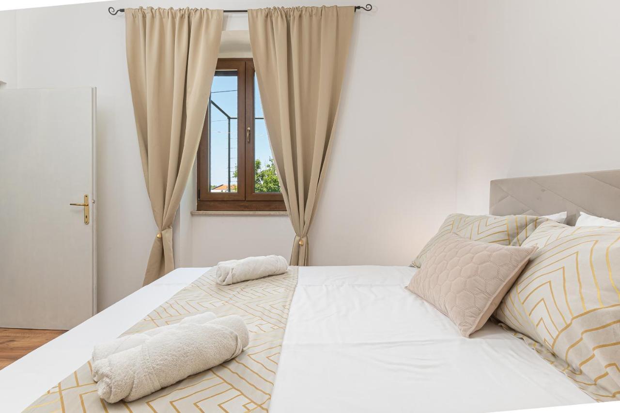 Villa Carla With Private Pool & Kids Playground - Pet Friendly Mutvoran Exterior photo